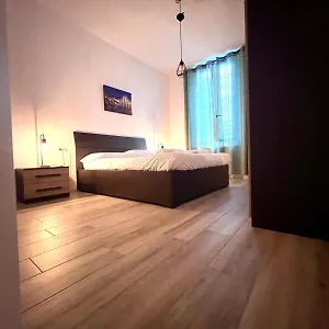 Kibilu - Via Valtellina - Quartiere Isola - Stazione Garibaldi - Monumentale - Vicinanze Brera Appartamento Milano